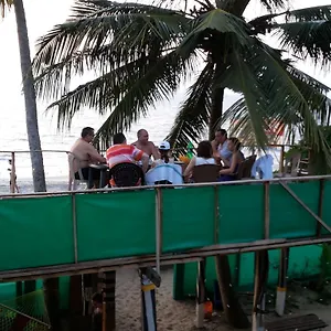 Seashore Homely And Restaurant Guest house